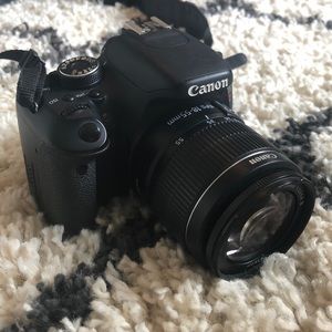 Canon Rebel T3i w/ charger *needs to be serviced*